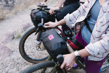 Load image into Gallery viewer, Swift Industires Capstone Handlebar Bag